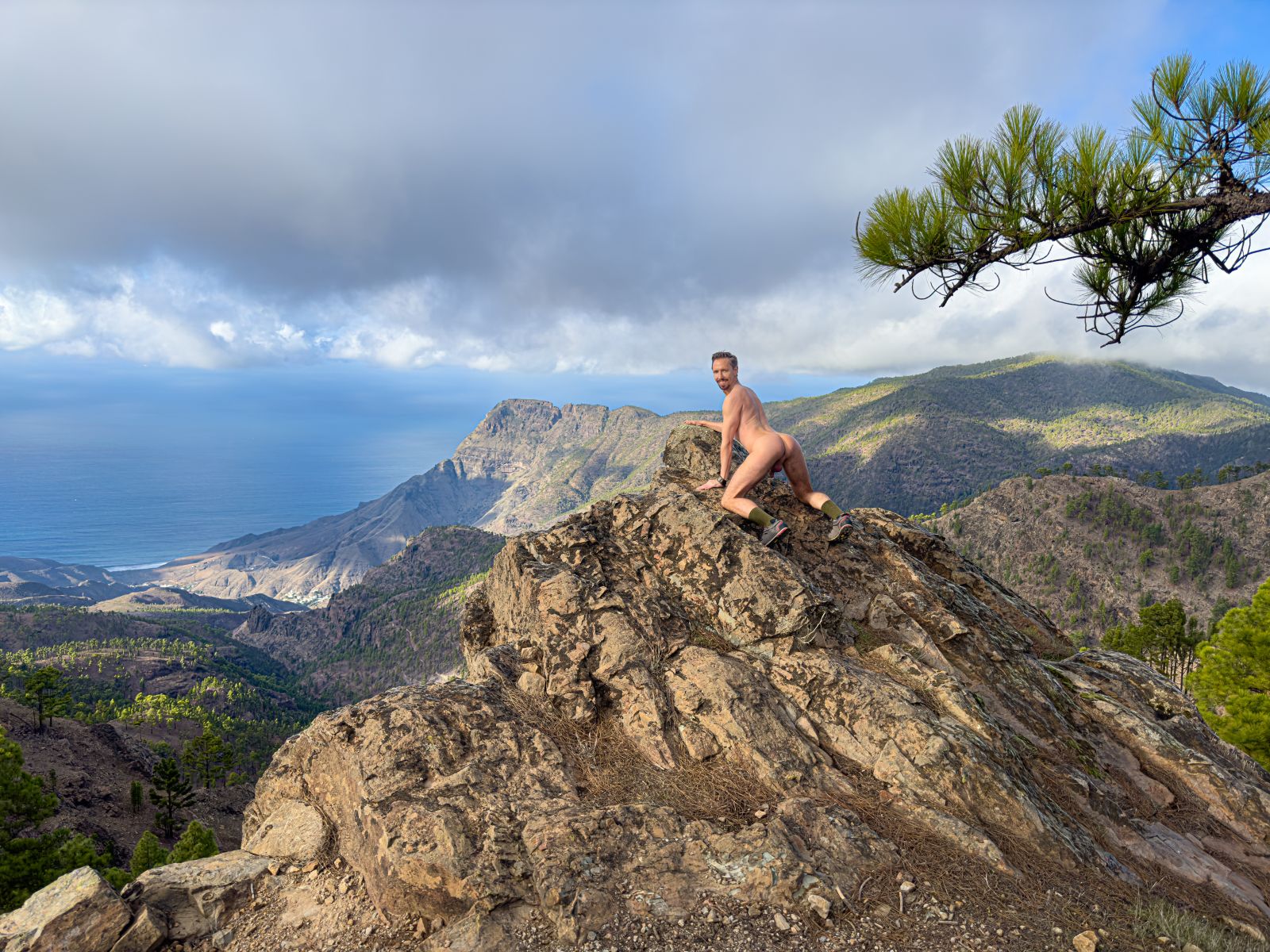 03736A5F-412D-46CD-81AE-560383626DC1