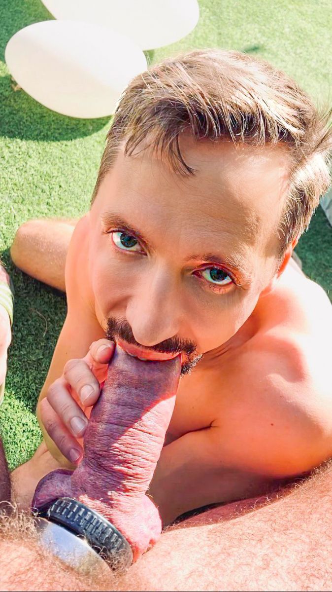 11DC4A39-EF5E-4E6A-9689-24678C231A0B