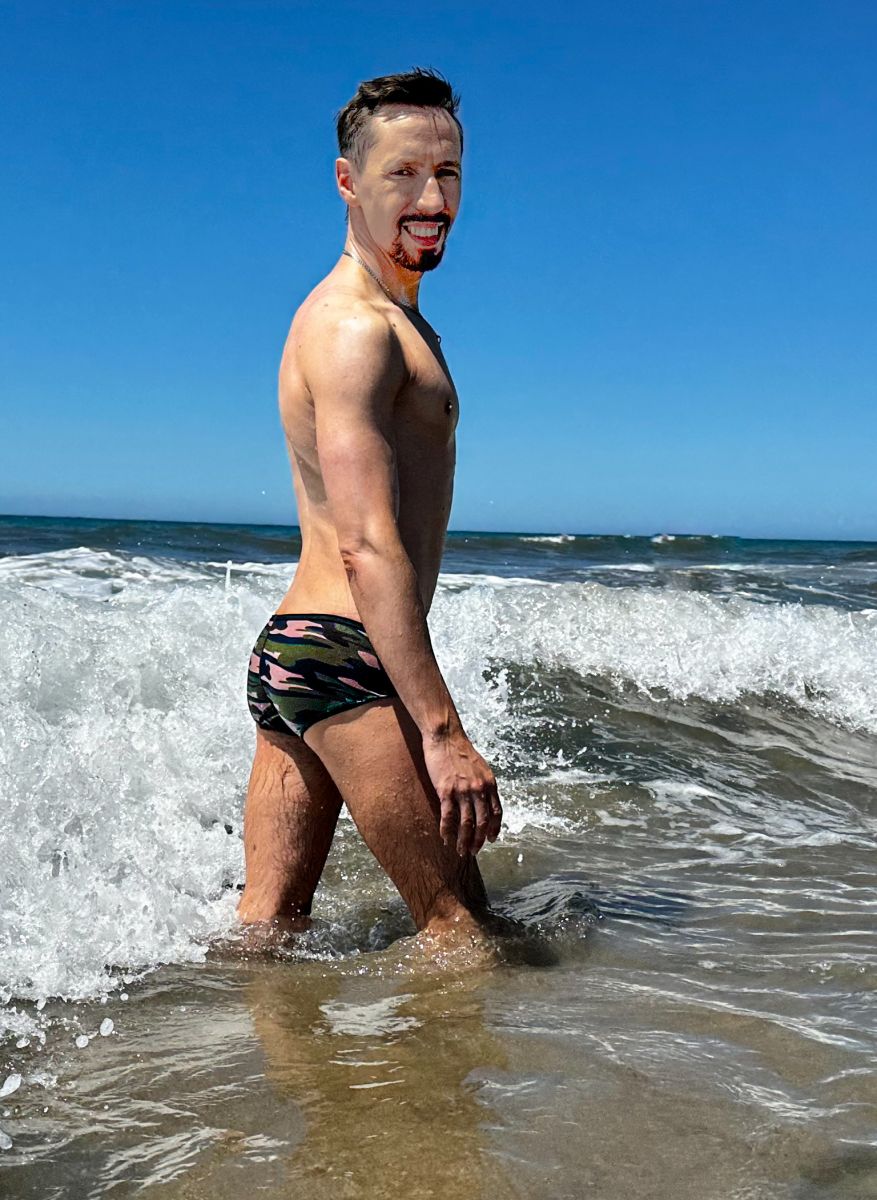 1596A143-3595-41EB-8747-681EF1E8625A