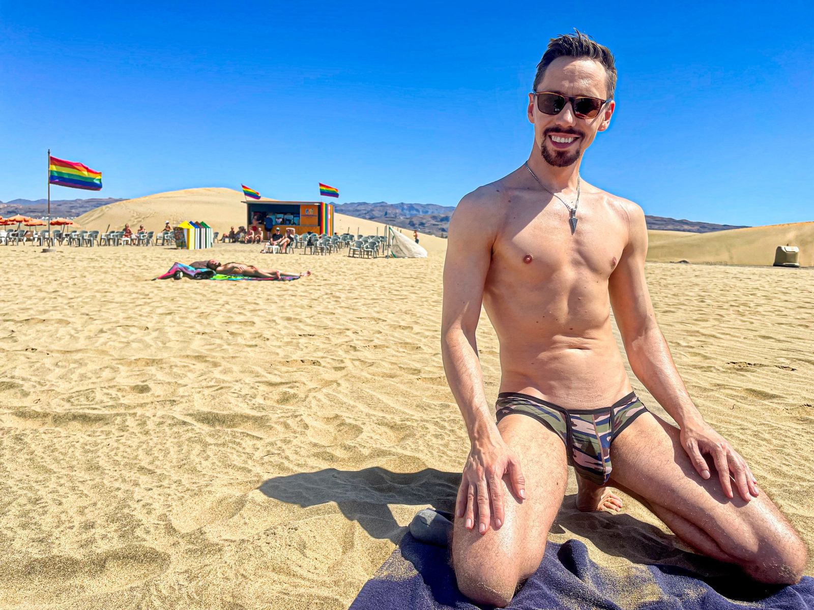 4D99B902-89A9-4D27-AF21-D969264BAB4F