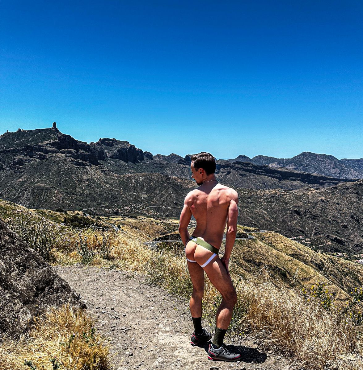 6E7D58E5-7EED-48C6-9C85-F3DA69944099