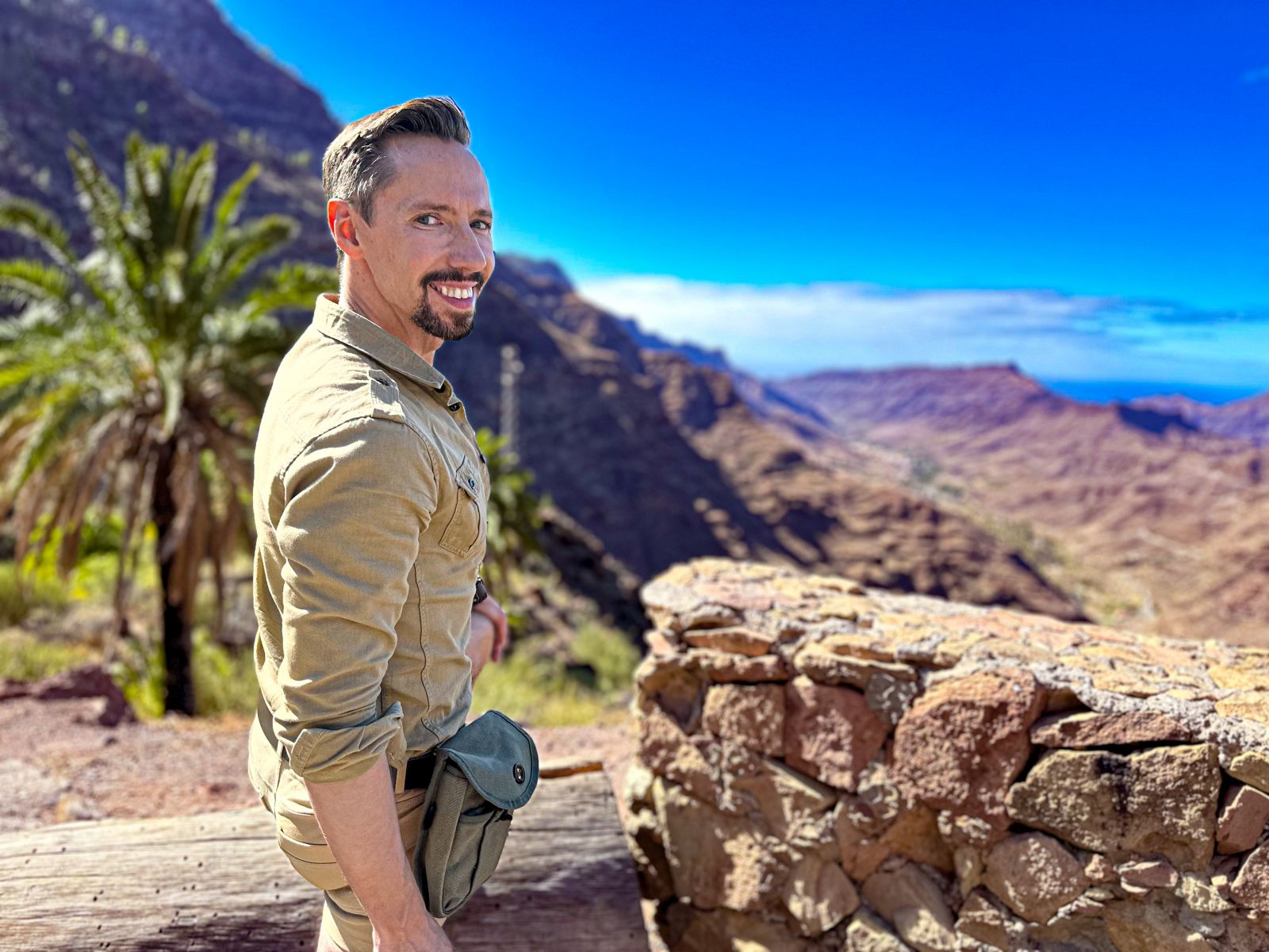 B4C7FDDB-9A29-40A3-9674-2D1012B1F7DC