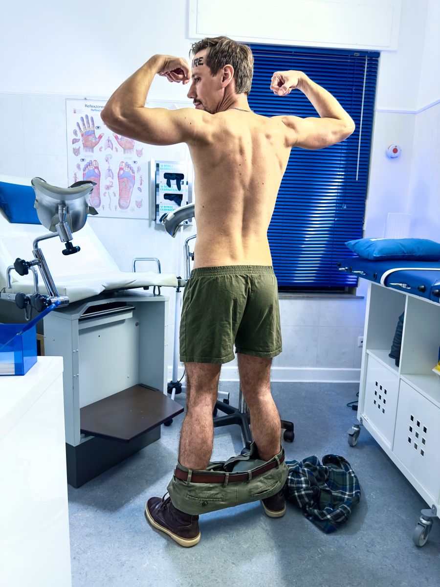 FCD99B17-BDFA-425A-9606-B50B22B6702F